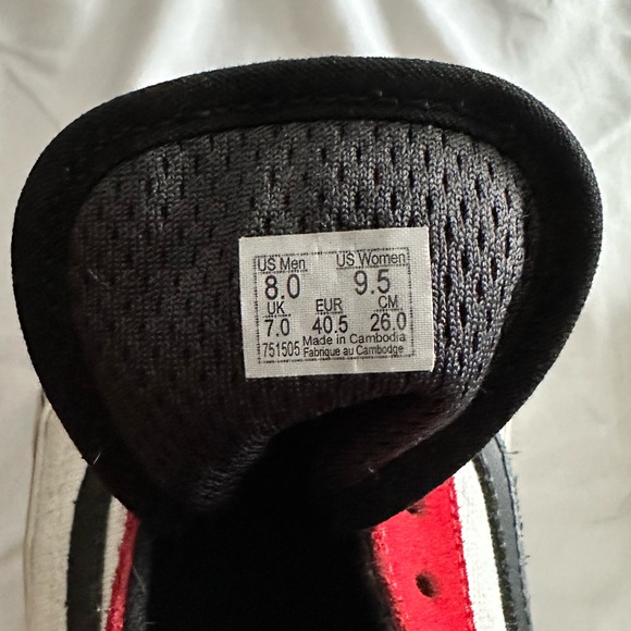 Vans shoes. Barely worn. - Picture 2 of 5